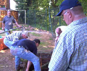 arbeiten auf dem Sportplatz0505NET