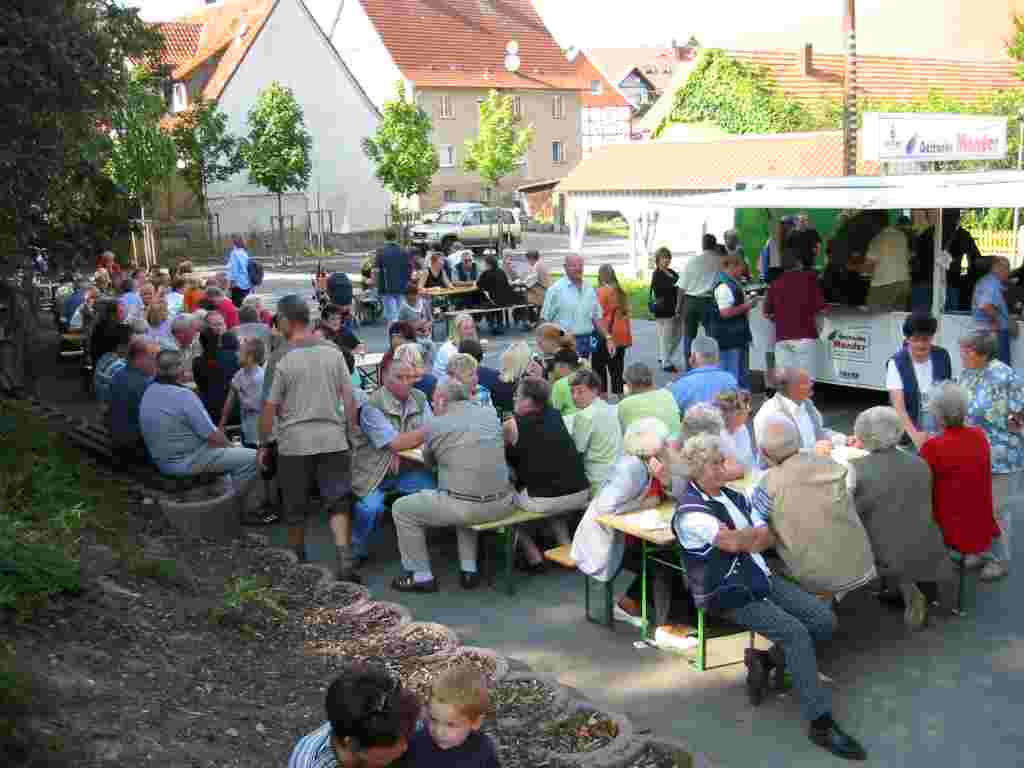 grenbegang2002dorfplatz